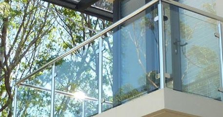 Solid polikarbonat balkon korkuluğu
