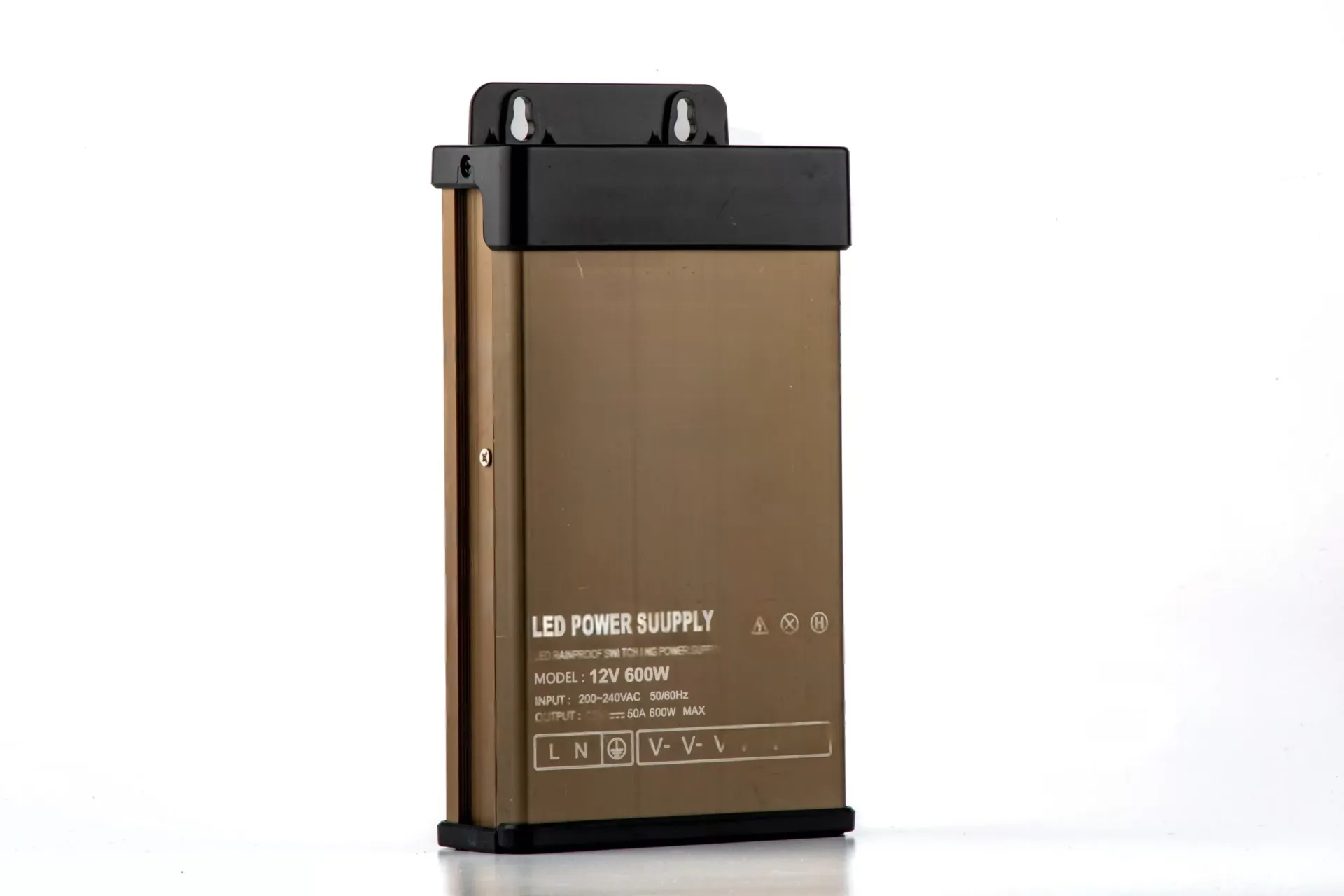 Dinamo Light Yağmur Korumalı Adaptör 600W