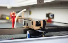 Co2 Lazer Kesim Makinesi 100x80 CM Kesim Alanı 100-120W